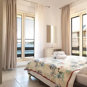  Apartment Sea